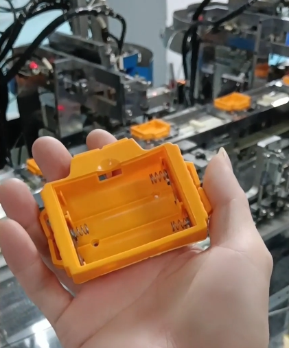 電池彈片自動裝配機的定義和優(yōu)缺點