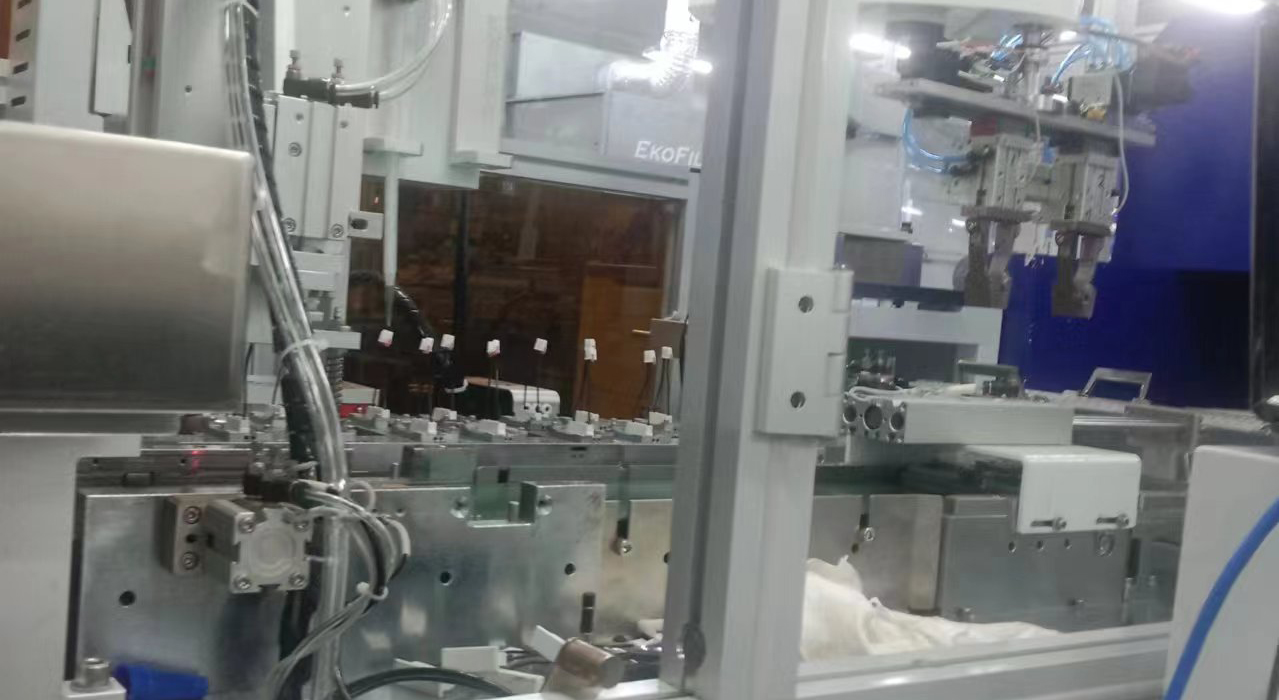 自動(dòng)組裝旋鉚設(shè)備的特點(diǎn)、工作原理及使用注意事項(xiàng)